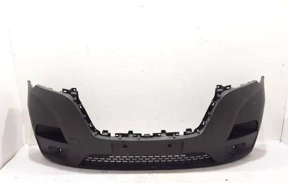 Renault Master III Front bumper 620228205R