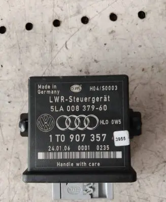 Volkswagen Touran I Light module LCM 1T0907357 00010235 5LA00837960