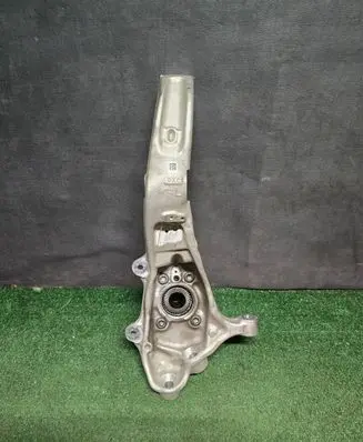 BMW X5 G05 Front wheel hub spindle knuckle 687665503 3121 22877110