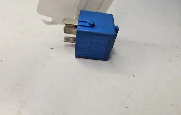 BMW 5 G30 G31 Other relay 6915327 6136 23134K593313