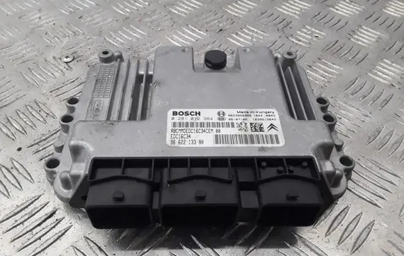 Peugeot 407 Engine control unit/module 0281012984