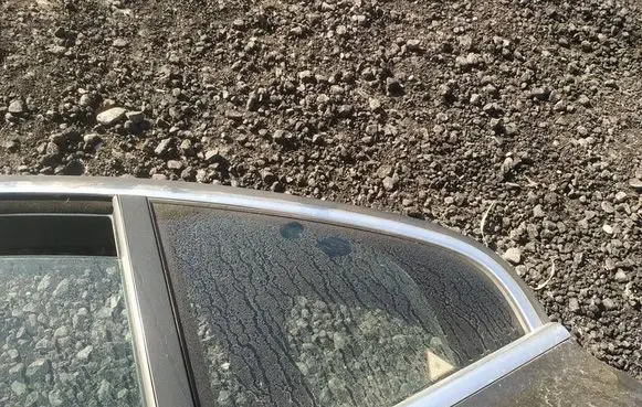 Volvo S80 Rear vent window glass as2