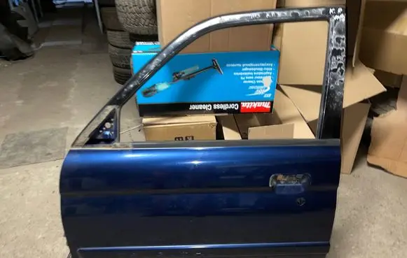 Mitsubishi Pajero Sport I Front door