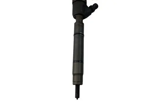 Volvo V70 Fuel injector 30777526