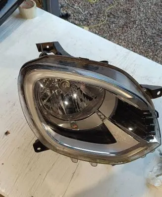 Renault Twingo III Headlight/headlamp 260105001R