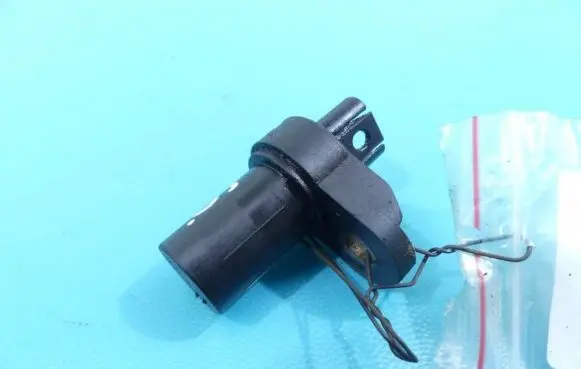 BMW 7 E65 E66 Camshaft position sensor 7558518 IMPRK1173467