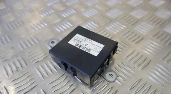 Lexus RX 450H Hand brake control module 8905048010