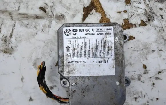 Volkswagen Caddy Airbag control unit/module 6Q0909605H