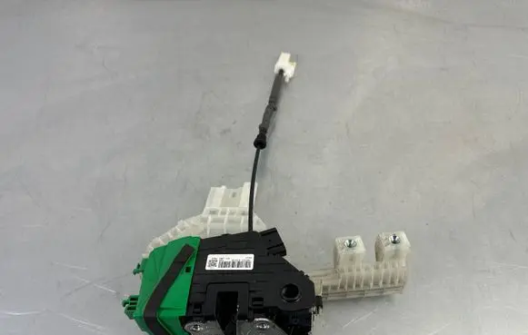 Hyundai i30 Front door lock 81310G3040