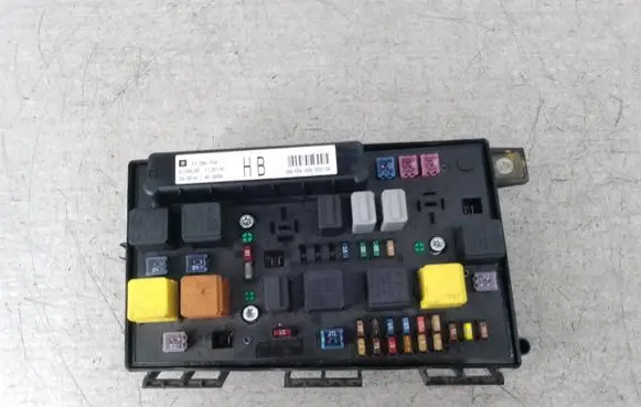 Opel Astra H Fuse box set 13206754