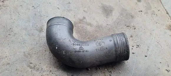 Volvo V70 Intercooler hose/pipe 30696253