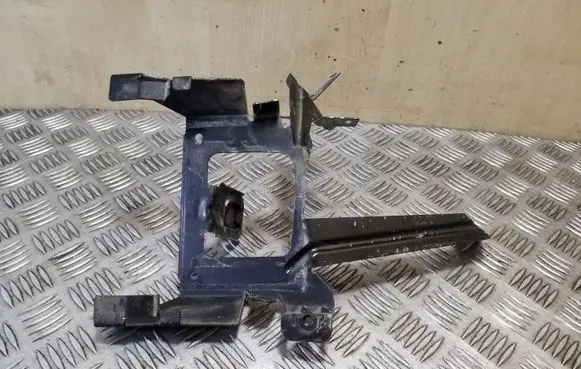 Mercedes-Benz ML W164 Engine control unit holder A1645456940