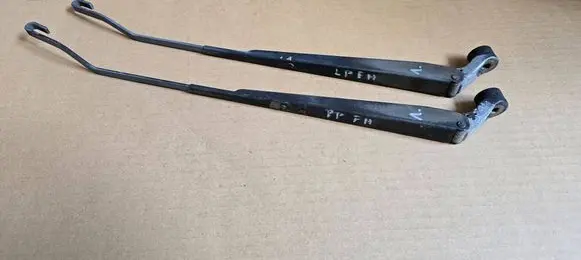 Suzuki Ignis Front wiper blade arm 3831080G00 3833080G00