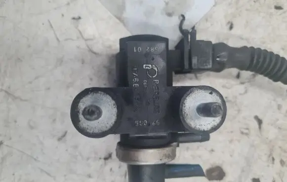 Vacuum valve