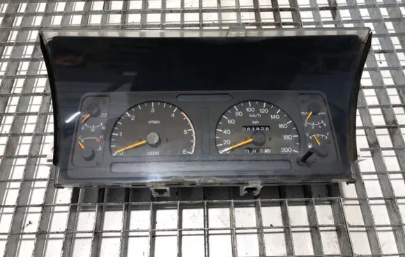 Opel Monterey Speedometer (instrument cluster) 8970881011