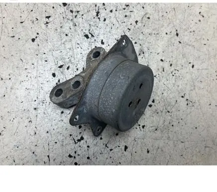 Opel Insignia A Engine mount bracket 13322171