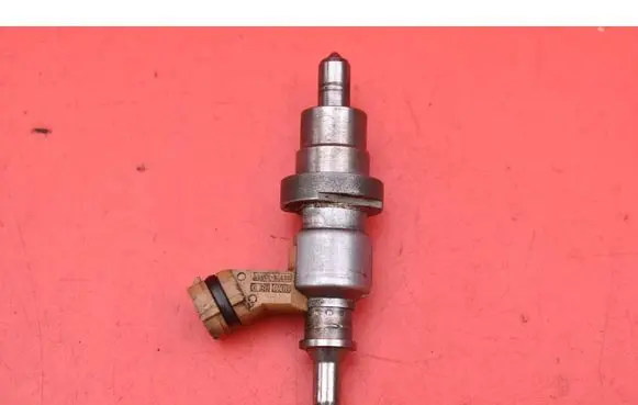 Toyota Corolla Verso E121 Fuel injector 2371026011