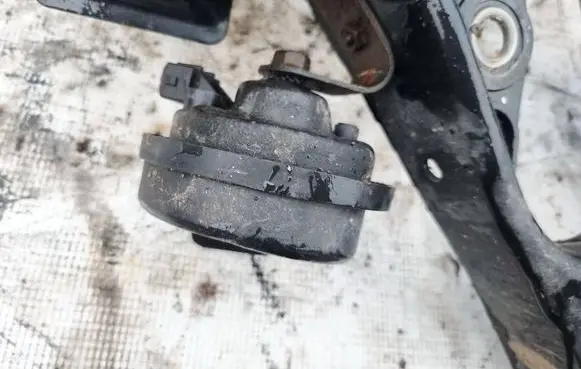 Audi A4 S4 B5 8D Horn signal 0092018