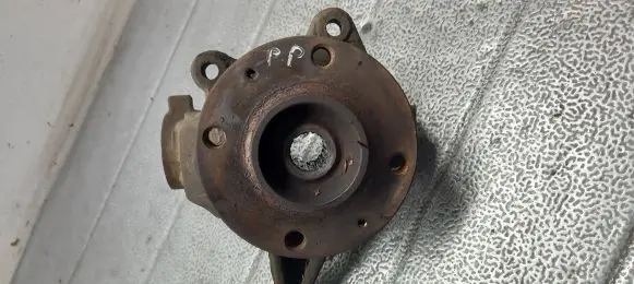 Peugeot 206 Front wheel hub