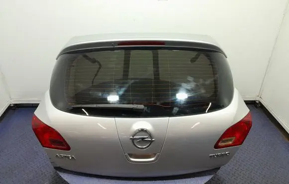 Opel Astra J Tailgate/trunk/boot lid 