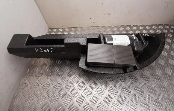 Audi Q7 4M Tool box 4M0012120G