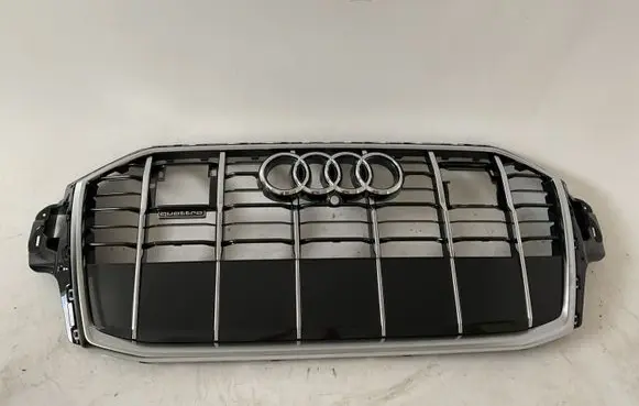Audi Q7 4M Front bumper upper radiator grill 4m0853651