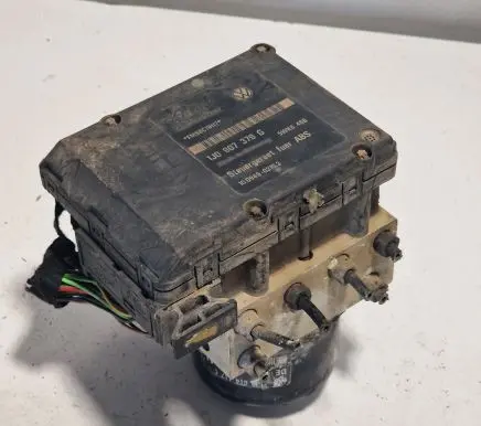 Volkswagen PASSAT B5.5 ABS Pump 1J0907379G 10094903103 5WK8468
