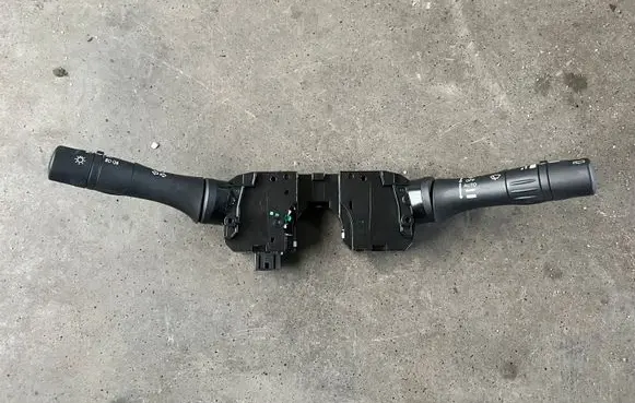 Nissan Leaf II (ZE1) Indicator stalk