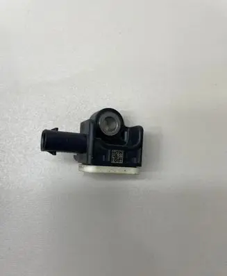 Mercedes-Benz GL X166 Airbag deployment crash/impact sensor A1668210151 560054085AA 130309