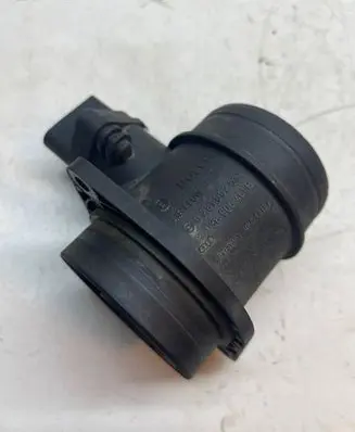 Skoda Fabia Mk1 (6Y) Mass air flow meter 038906461B 0281002531