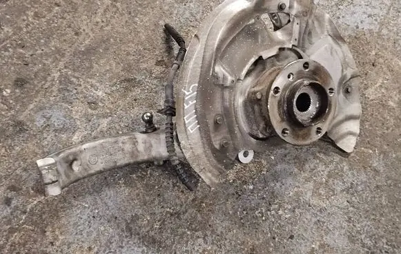 BMW X5 F15 Front wheel hub 6773784 16193510
