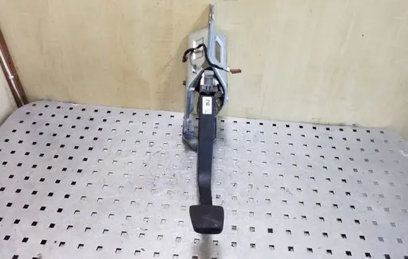 Clutch pedal