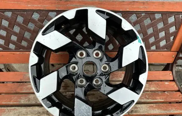 Mitsubishi Pajero R17 alloy rim 