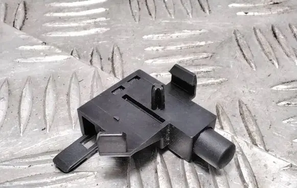 Volkswagen Polo IV 9N3 Sensor 5J0947561