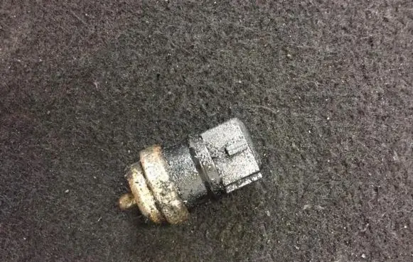 Renault Megane II Coolant temperature sensor 7700105087