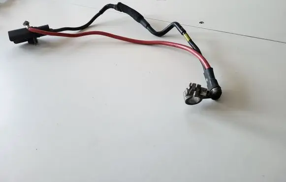 Volkswagen PASSAT B7 Negative earth cable (battery)