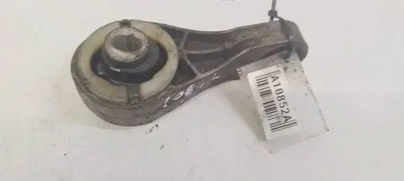 Nissan Note (E11) Engine mount bracket