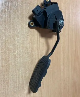 Nissan Note (E11) Accelerator throttle pedal 18002AX605 2406A 10592