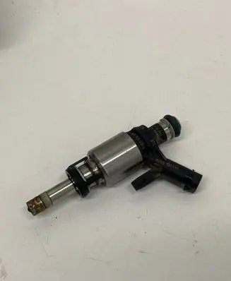 Audi Q5 SQ5 Fuel injector 06G906036S