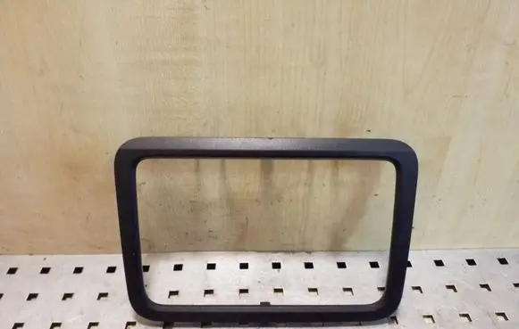 Radio/GPS head unit trim