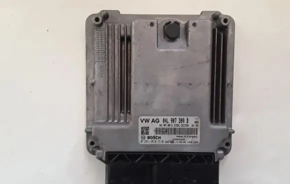 Volkswagen Golf VII Engine control unit/module 04L907309B