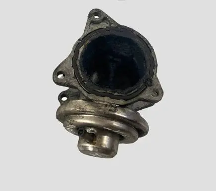 Volkswagen Touran I EGR valve 038129637D