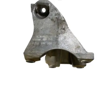 Engine mounting bracket