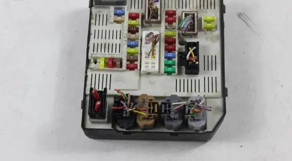 Renault Megane III Fuse module 284B61871R 519339402 9637421271