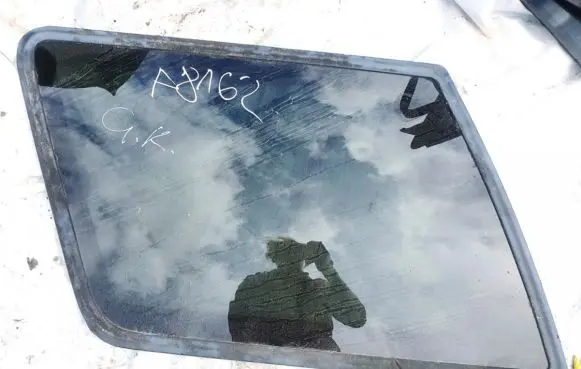 Ford Explorer Rear side window