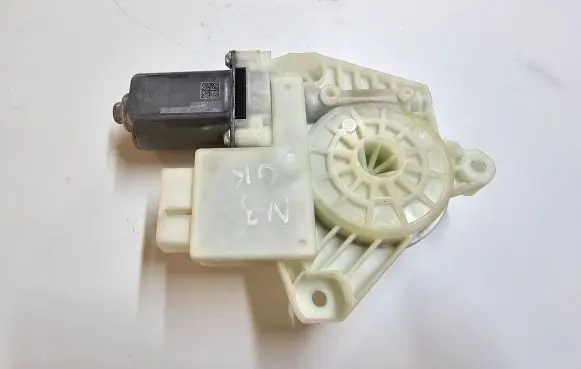 Volkswagen Tiguan Allspace Rear door window regulator motor 5Q4959811G
