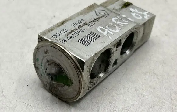 Toyota Auris 150 Air conditioning (A/C) expansion valve MF447500