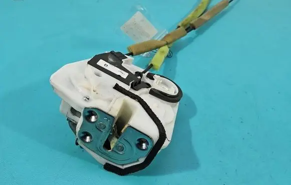 Mazda 6 Front door lock 9H02A0252 IMPRK1551059