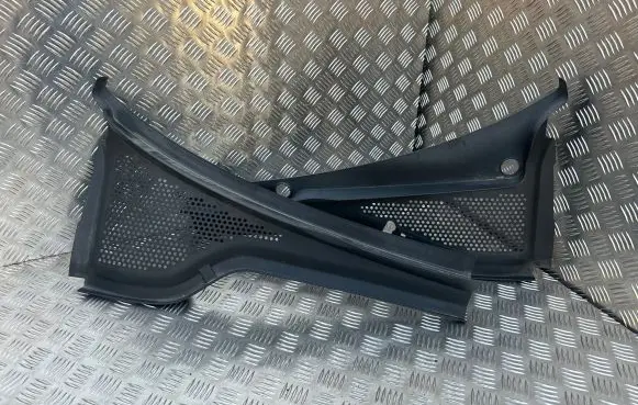 Volkswagen Golf VII Wiper trim 5G1819403A 5G1819404A