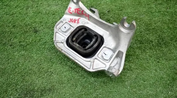 Nissan Juke II F16 Engine mount bracket 112531060R